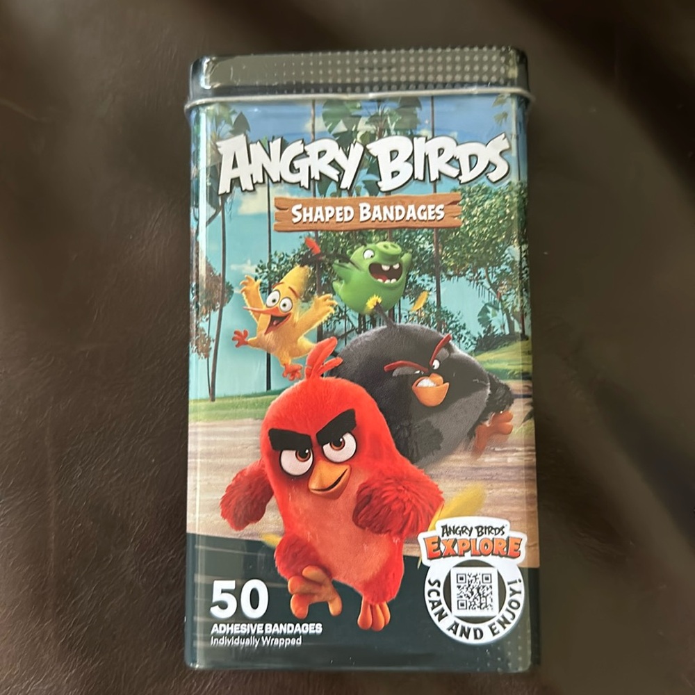 🌞 3/$20 NEW Angry Birds Shaped Bandages 50 count